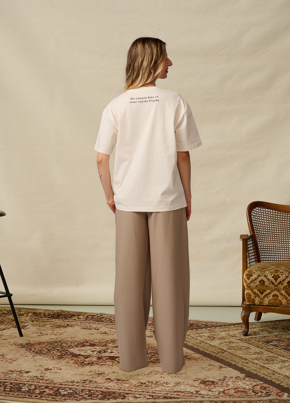 Hingabe - Off White T-Shirt