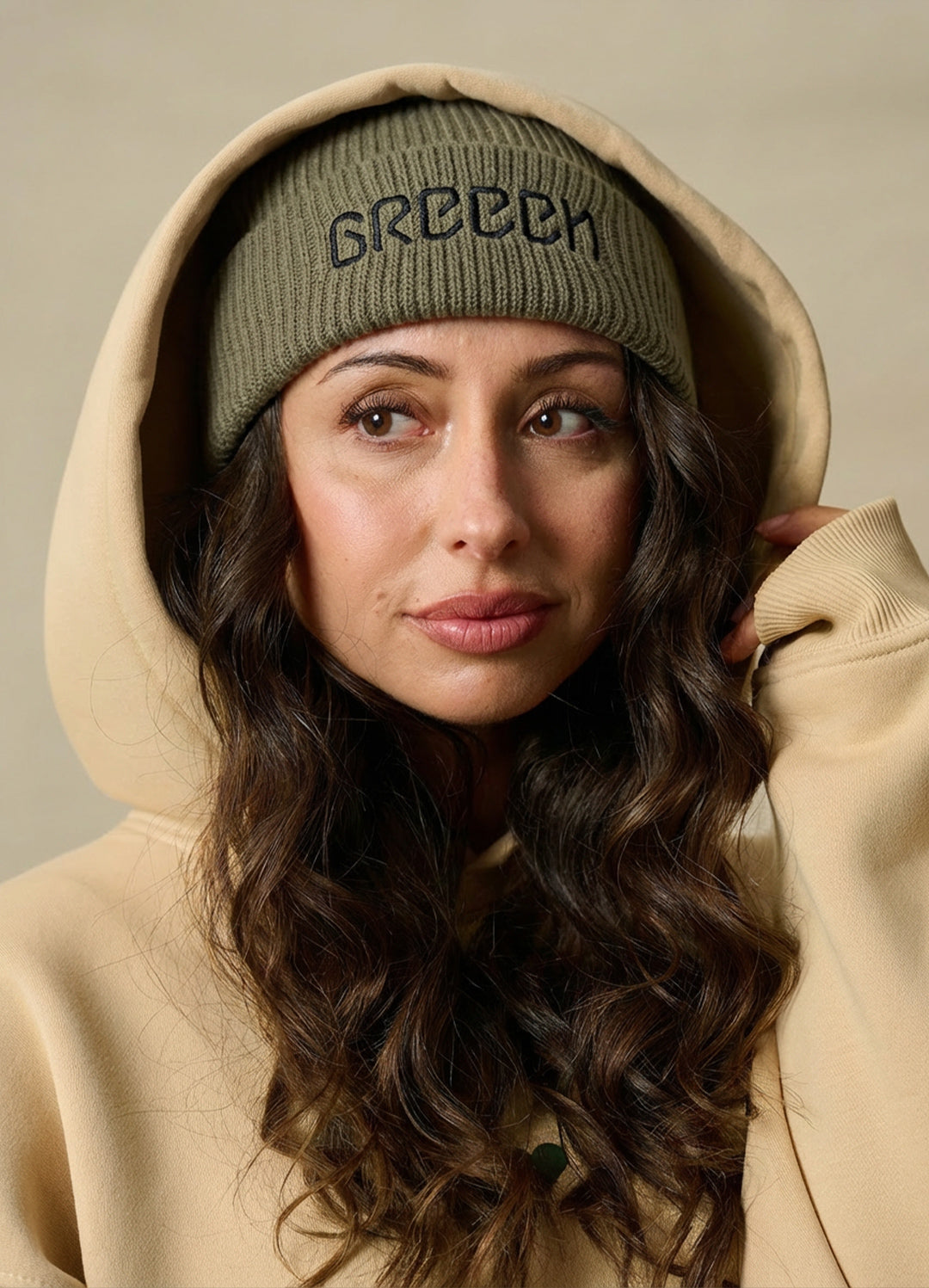 KHAKI FISHERMAN BEANIE - SCHWARZES LOGO