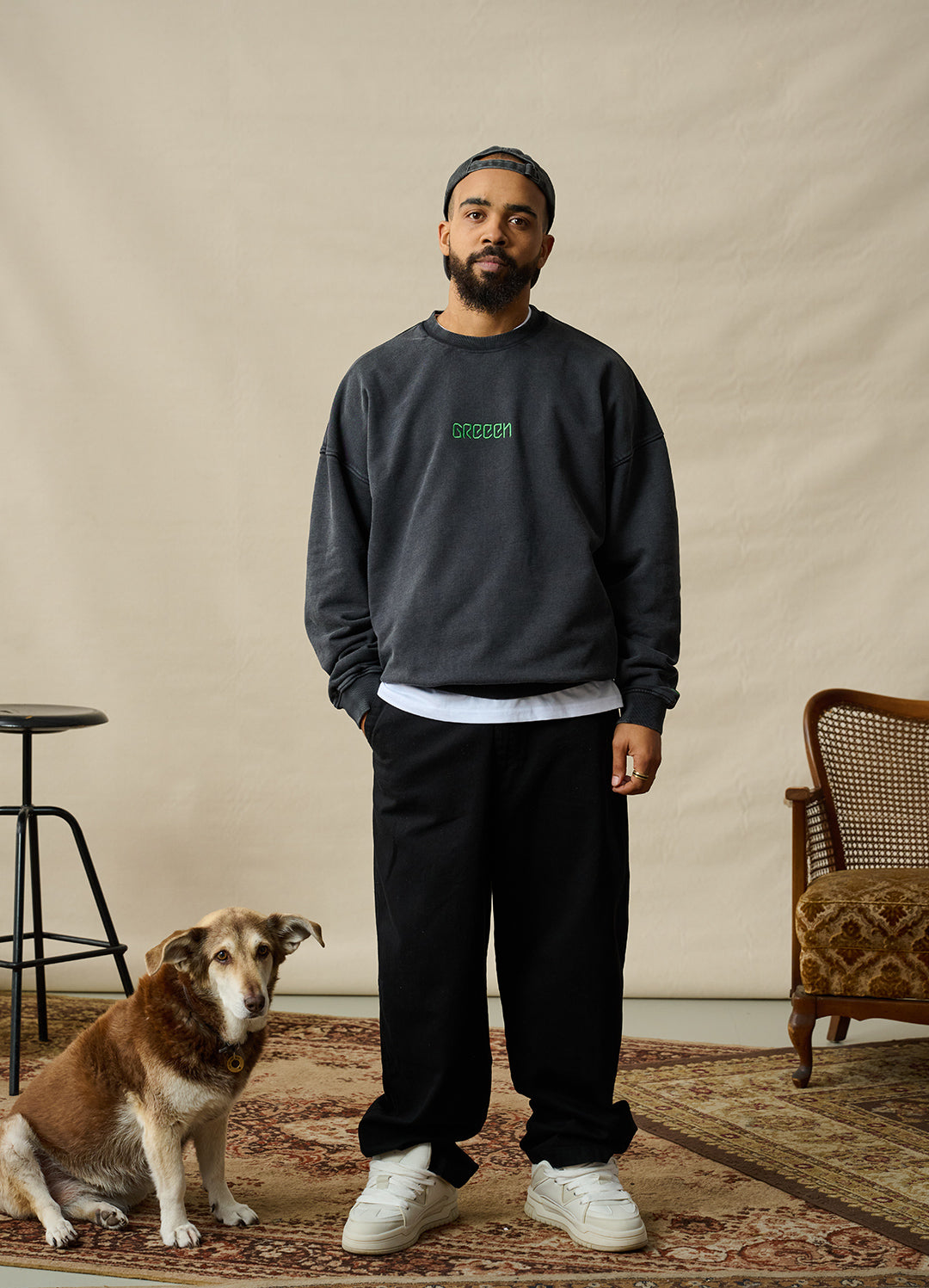 GRÜNES LOGO SWEATER