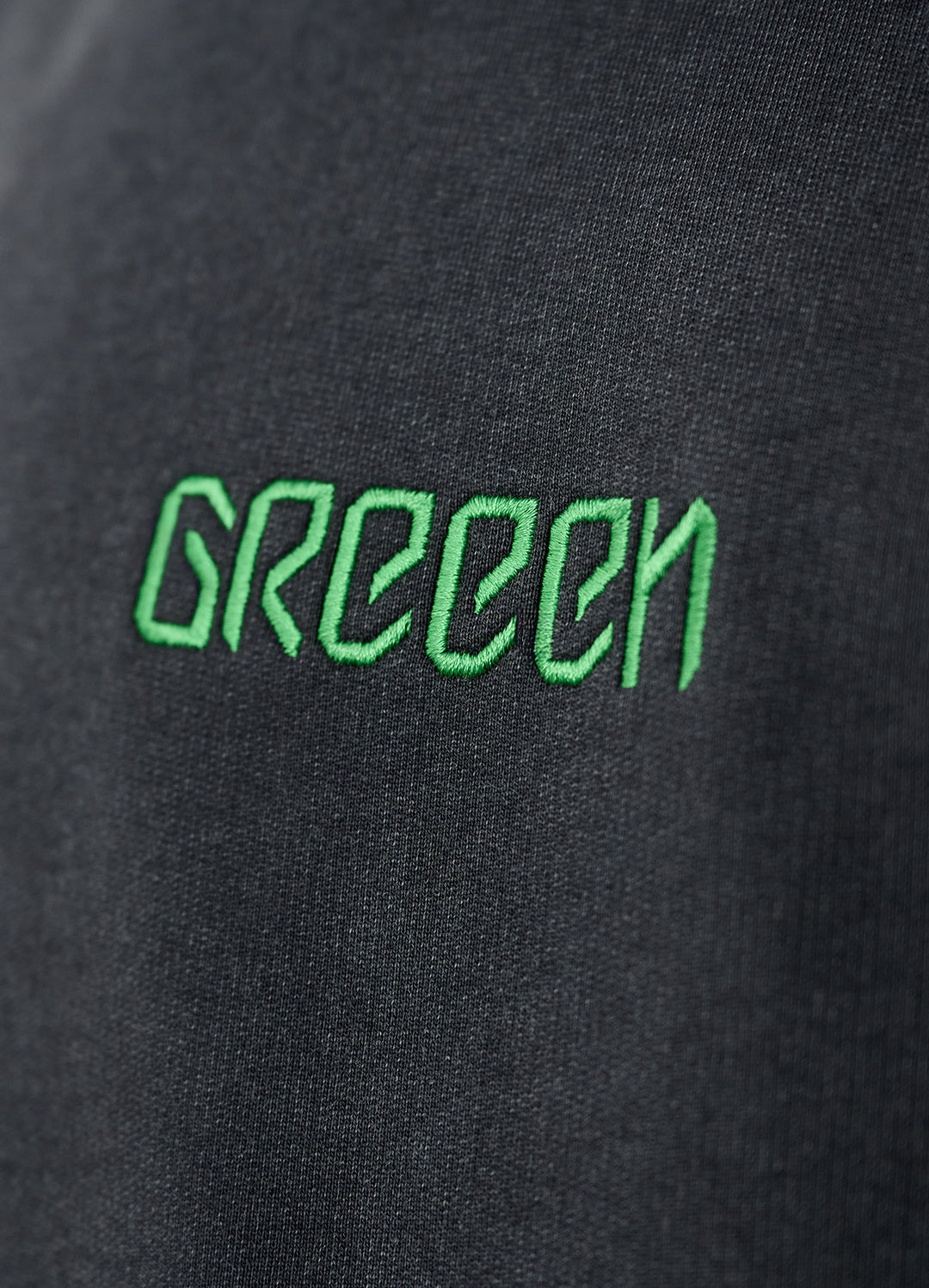 GRÜNES LOGO SWEATER